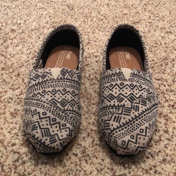 TOMS Alpargatas - Size 7.5 - Picture 2 of 4